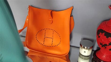 what is the difference between pm and gm hermes evelyne|Hermes evelyne h logo.